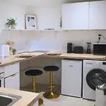 La Maison Nette, Calme, Parking, 6 Min A Gare