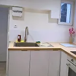 La Maison Nette, Calme, Parking, 6 Min A Gare Hébergement de vacances