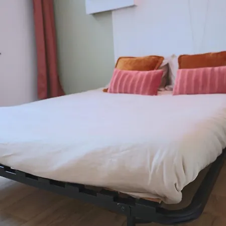 La Maison Nette, Calme, Parking, 6 Min A Gare *