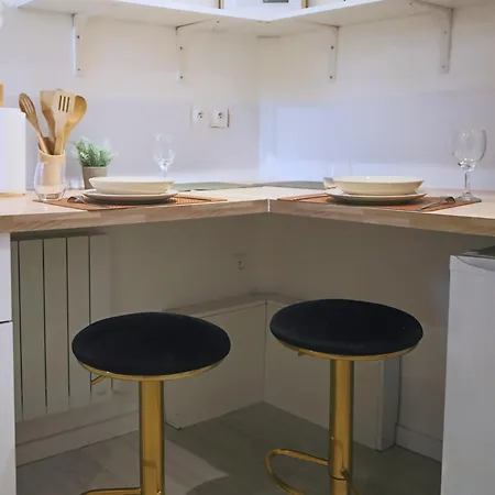 La Maison Nette, Calme, Parking, 6 Min A Gare Feriehus